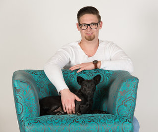 Kevin Schwarzl mit seinem Hund